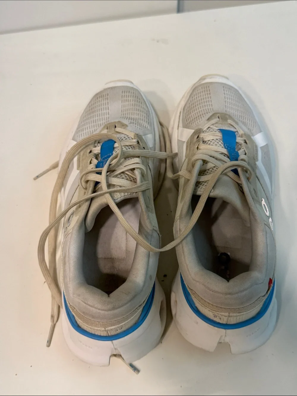 Used On Cloud White & Light Gray Running athletic shoes women’s size 7